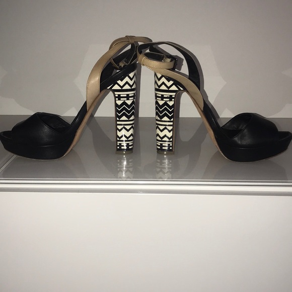 BCBGMAXAZRIA Platform Sandals - Picture 2 of 3